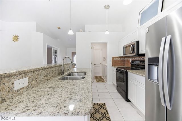 2308 NW 14th LN, Cape Coral, FL 33993