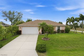 2308 NW 14th LN, Cape Coral, FL 33993
