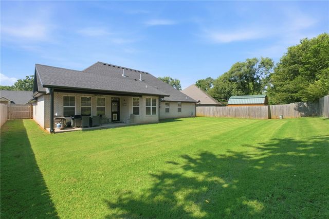 301 Grand Court, Siloam Springs, AR 72761