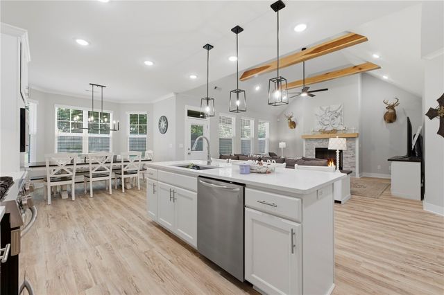 301 Grand Court, Siloam Springs, AR 72761