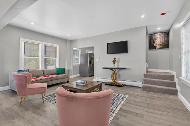 19 Genessee, Worcester, MA 01603