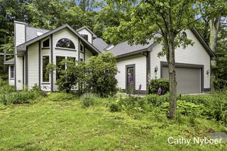 13462 Lakeshore Avenue, Grand Haven, MI 49417