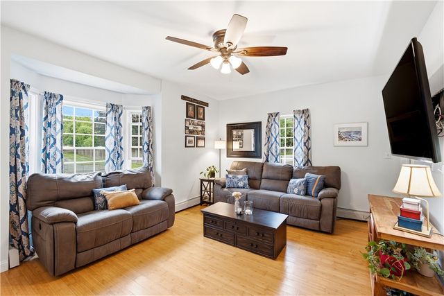 18 Avenue F Avenue, Lincoln, RI 02865
