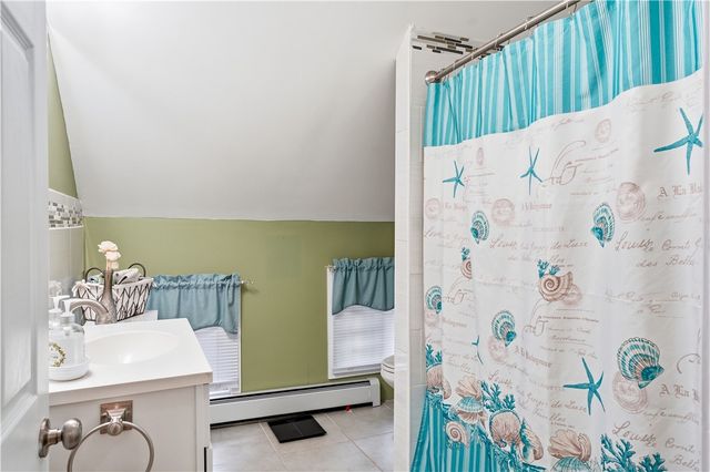 18 Avenue F Avenue, Lincoln, RI 02865