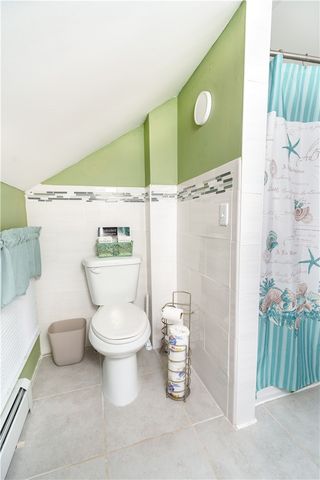 18 Avenue F Avenue, Lincoln, RI 02865