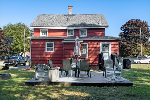18 Avenue F Avenue, Lincoln, RI 02865