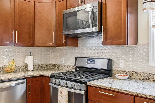 18 Avenue F Avenue, Lincoln, RI 02865
