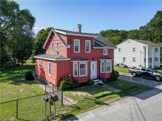 18 Avenue F Avenue, Lincoln, RI 02865