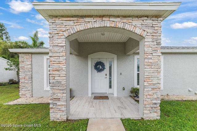 146 Aviation Avenue NE, Palm Bay, FL 32907