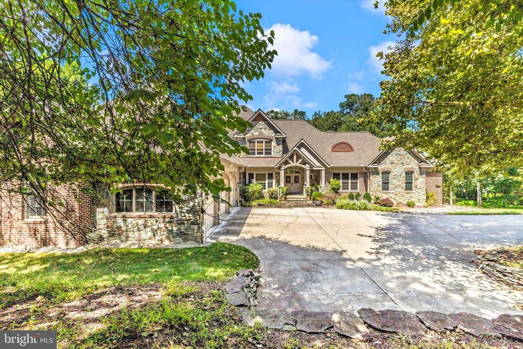 11717 CENTURION WAY, Potomac, MD 20854