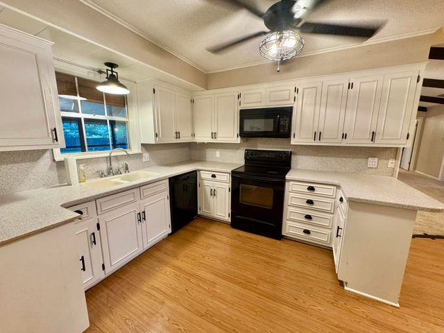 2905 Regent, Kilgore, TX 75662