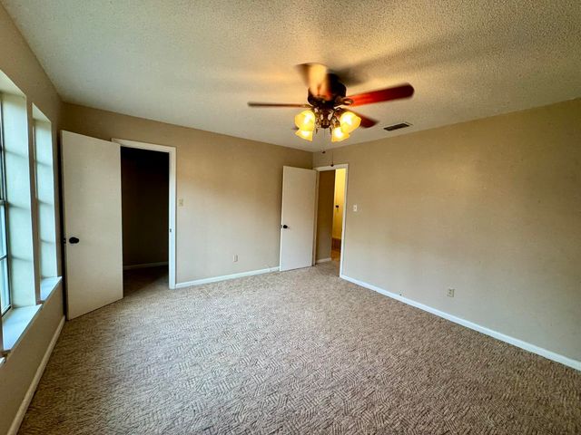 2905 Regent, Kilgore, TX 75662