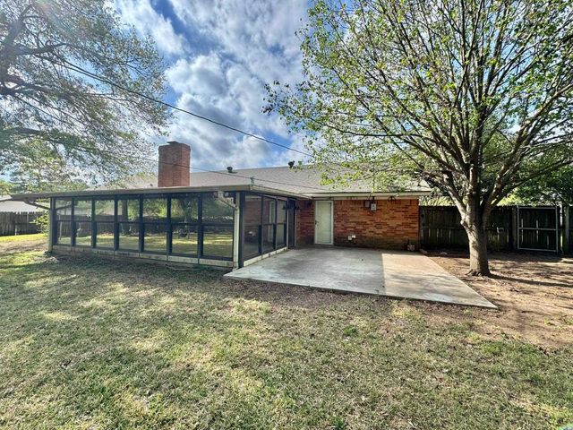 2905 Regent, Kilgore, TX 75662