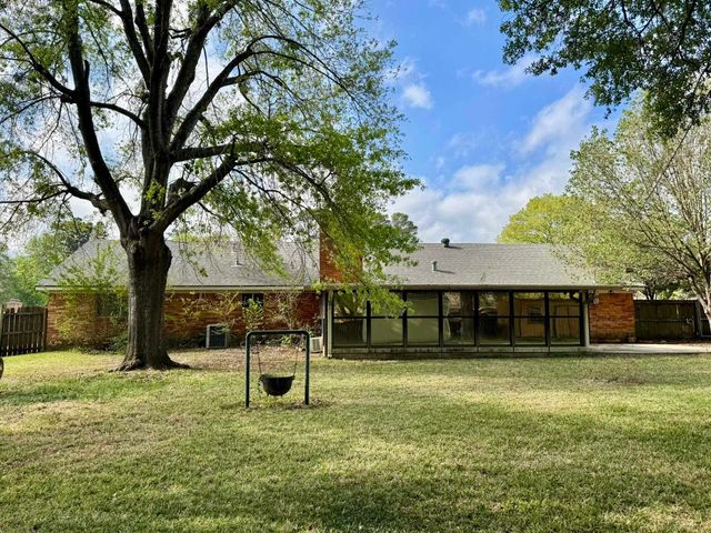 2905 Regent, Kilgore, TX 75662