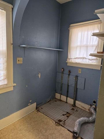 1717 Janes Ave, Winfield, KS 67156