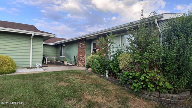 332 Quinton Drive 332C, Monroe, NJ 08831