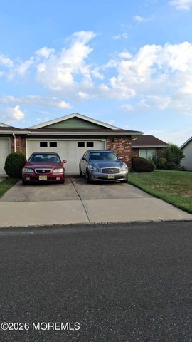 332 Quinton Drive 332C, Monroe, NJ 08831