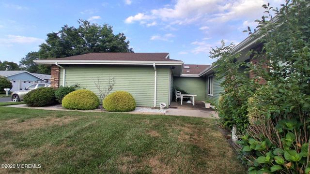 332 Quinton Drive 332C, Monroe, NJ 08831
