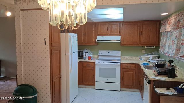 332 Quinton Drive 332C, Monroe, NJ 08831