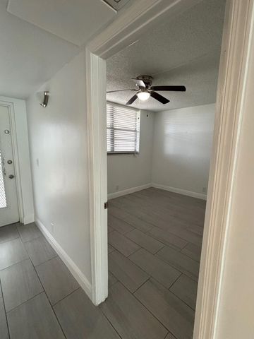 9325 Lagoon Place, Davie, FL 33324