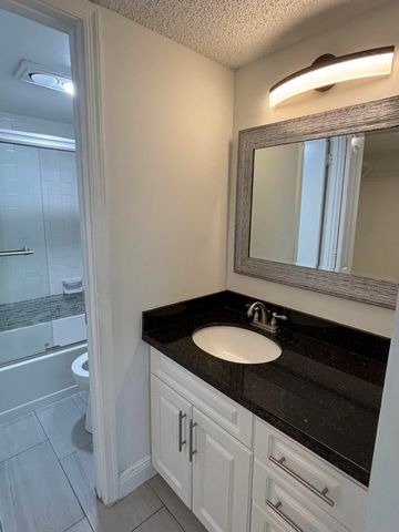 9325 Lagoon Place, Davie, FL 33324