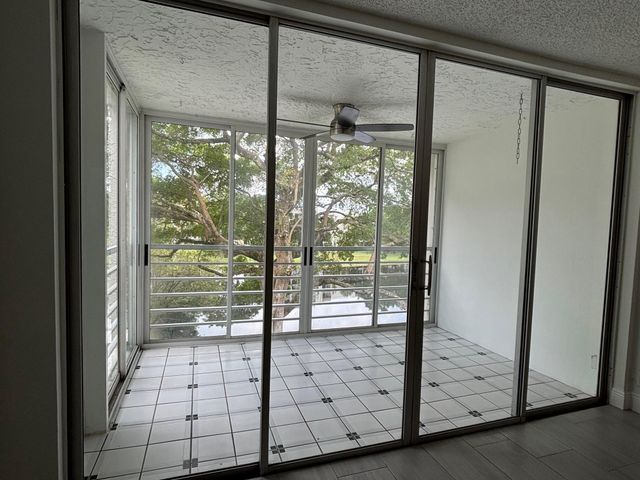 9325 Lagoon Place, Davie, FL 33324