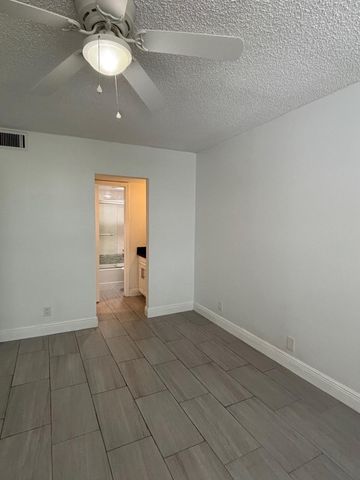9325 Lagoon Place, Davie, FL 33324