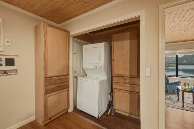 157 NAPLES DR, Omaha, TX 75571