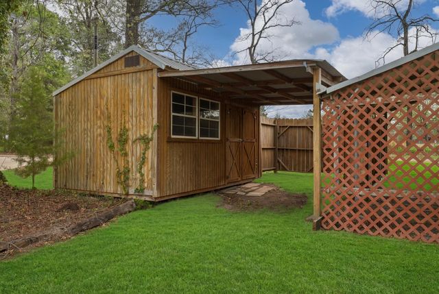 157 NAPLES DR, Omaha, TX 75571