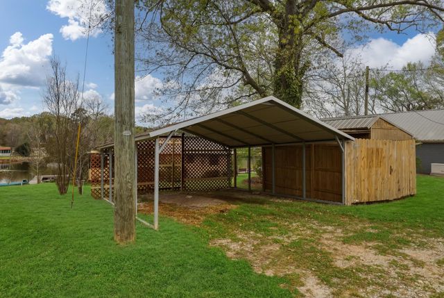 157 NAPLES DR, Omaha, TX 75571