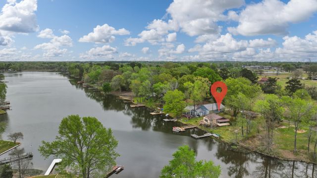 157 NAPLES DR, Omaha, TX 75571