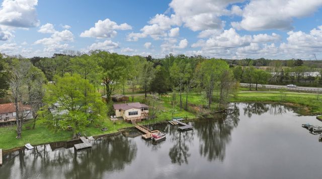 157 NAPLES DR, Omaha, TX 75571