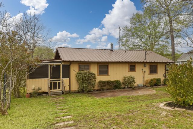 157 NAPLES DR, Omaha, TX 75571