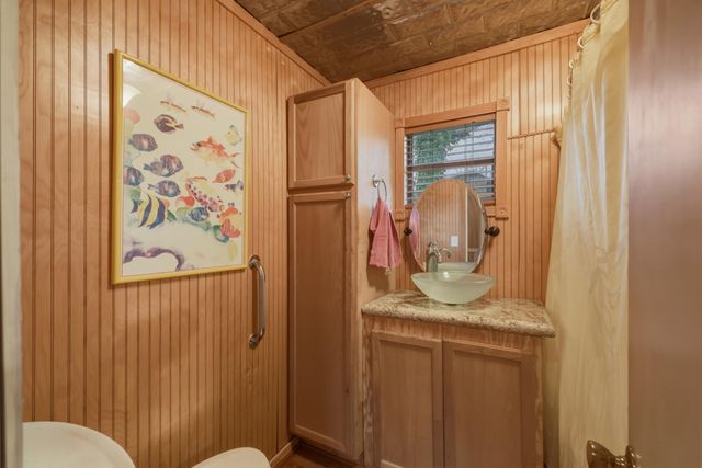 157 NAPLES DR, Omaha, TX 75571