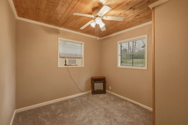 157 NAPLES DR, Omaha, TX 75571