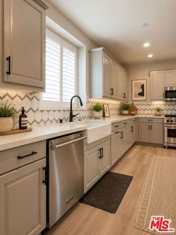 756 Daniel Freeman Circle, Inglewood, CA 90301