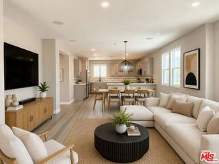 756 Daniel Freeman Circle, Inglewood, CA 90301