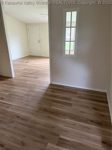 406 Harbour Lane, Hurricane, WV 25526