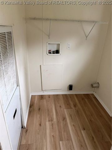 406 Harbour Lane, Hurricane, WV 25526