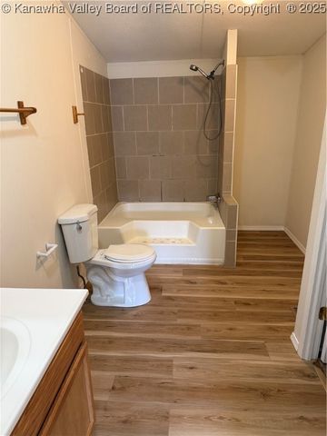 406 Harbour Lane, Hurricane, WV 25526