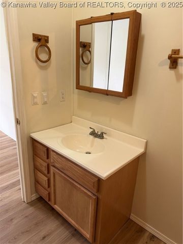 406 Harbour Lane, Hurricane, WV 25526