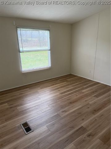 406 Harbour Lane, Hurricane, WV 25526