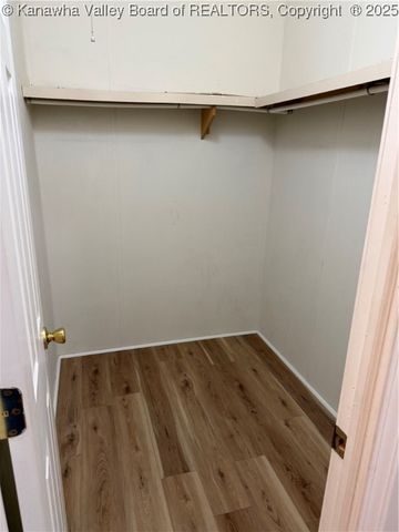 406 Harbour Lane, Hurricane, WV 25526