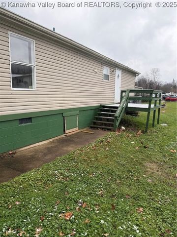 406 Harbour Lane, Hurricane, WV 25526