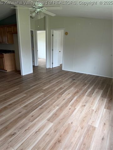 406 Harbour Lane, Hurricane, WV 25526