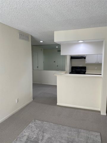 3919 Fairmont Parkway 240, Pasadena, TX 77504