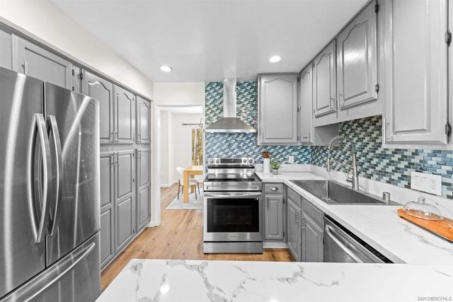 10653 Caminito Memosac, San Diego, CA 92131
