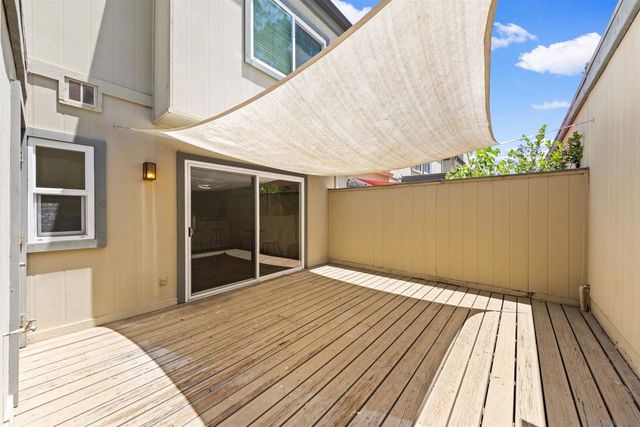 10653 Caminito Memosac, San Diego, CA 92131
