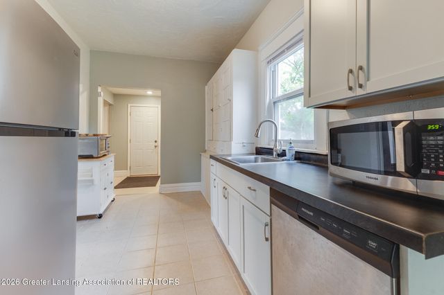 929 Dakin Street, Lansing, MI 48912