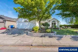 1227 Trent Av N, Keizer, OR 97303